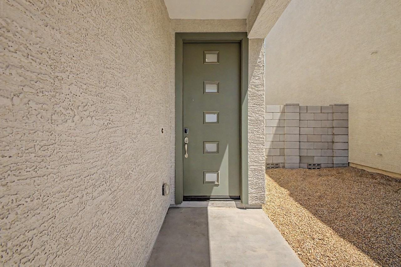105 W Latona Rd - Photo 3 of 50