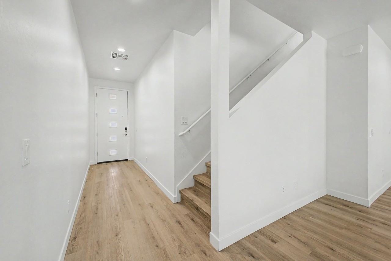 105 W Latona Rd - Photo 6 of 50