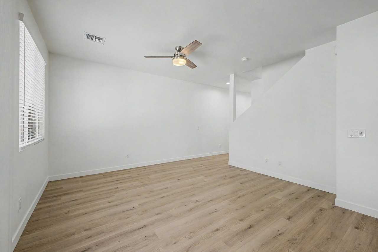 105 W Latona Rd - Photo 7 of 50