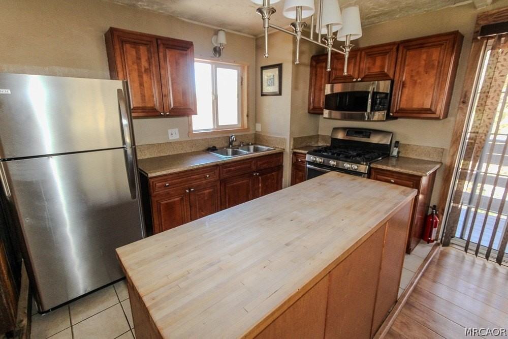880 Wabash Ln - Photo 7 of 22