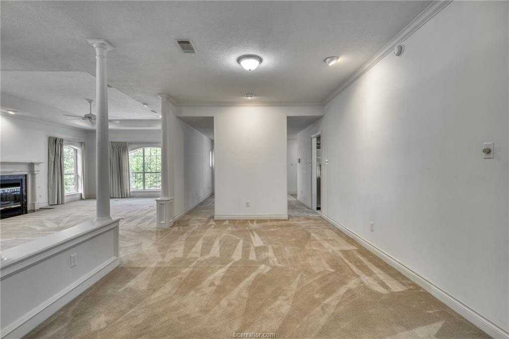 1402 Riverstone Ct - Photo 7 of 43