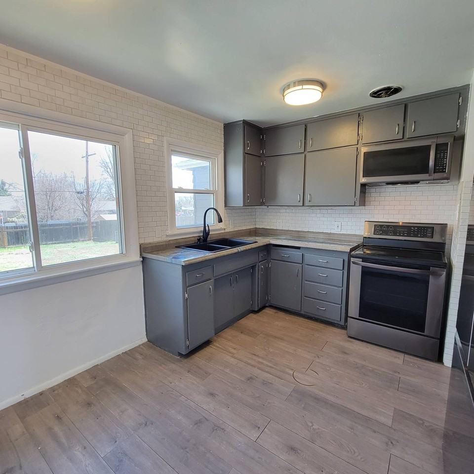 2432 16th Ave #1 - Photo 7 of 22