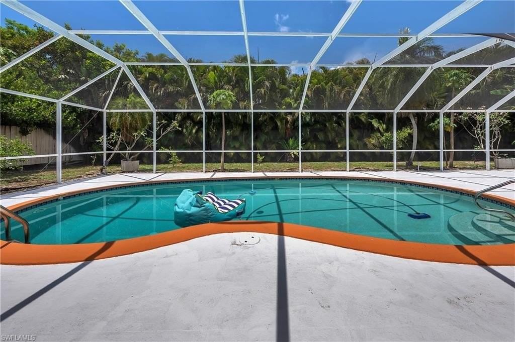 639 Pompano Dr - Photo 3 of 36