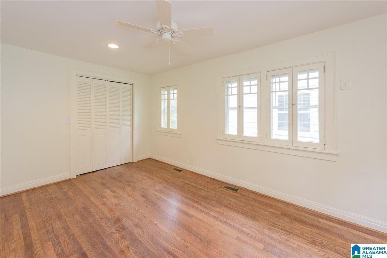 405 Saint Charles St - Photo 4 of 28