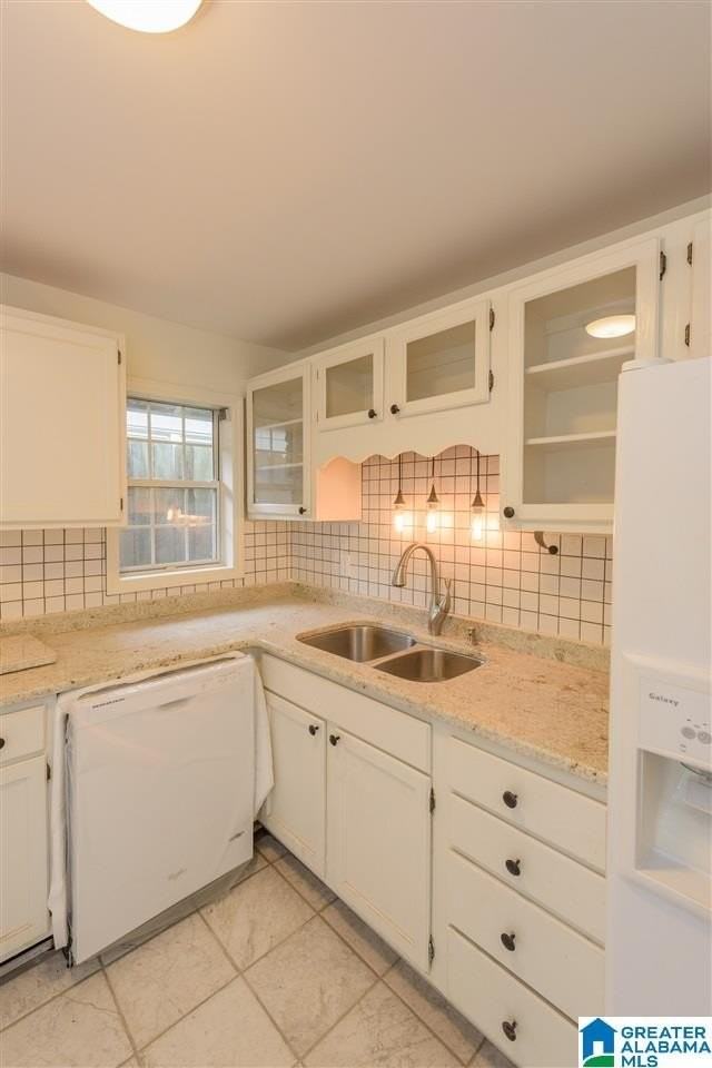 405 Saint Charles St - Photo 7 of 28