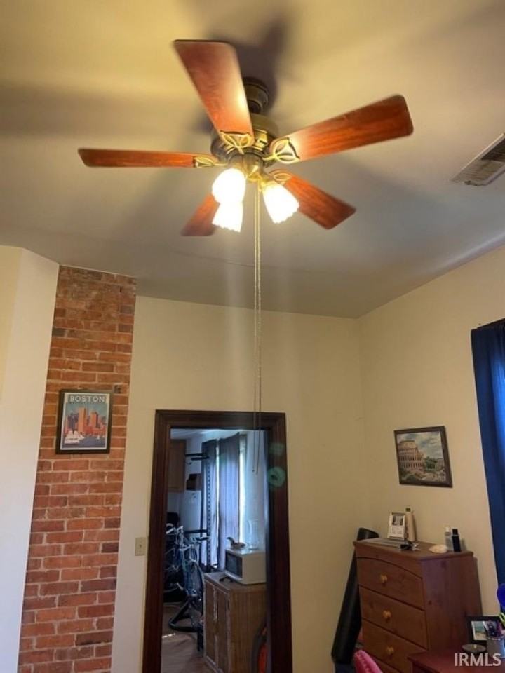 515 W Kirkwood Ave - Photo 4 of 4