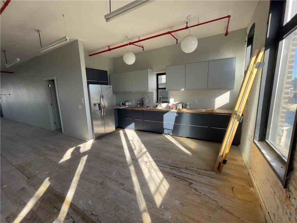 84 Withers St - Photo 7 of 30