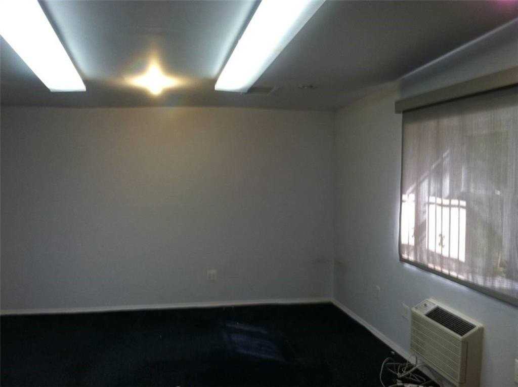 4022 Avenue U - Photo 7 of 9