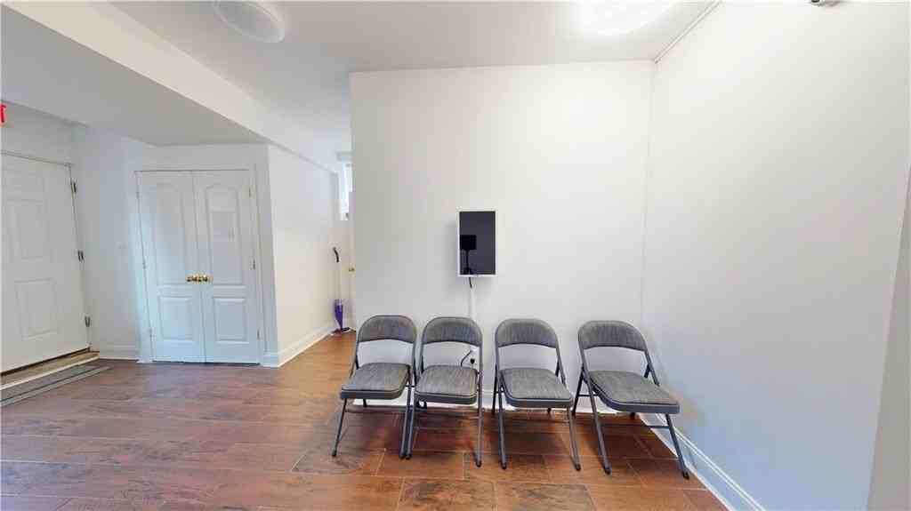 186 Hylan Blvd - Photo 4 of 29
