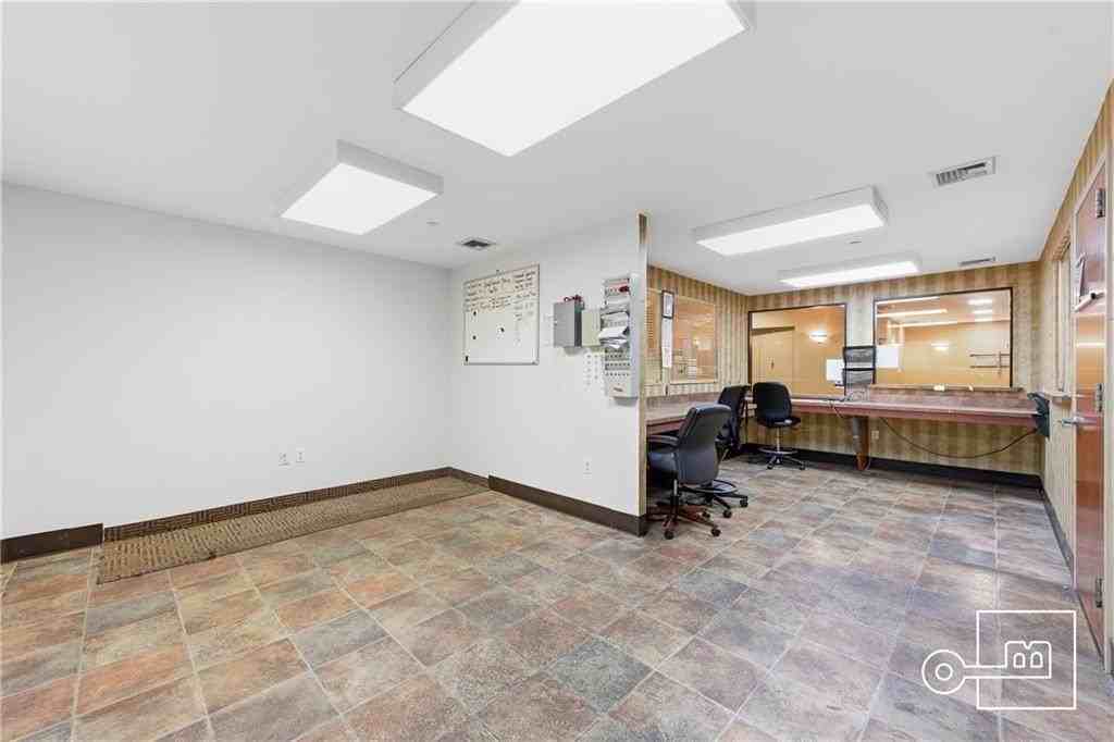 577 Prospect Ave - Photo 4 of 22