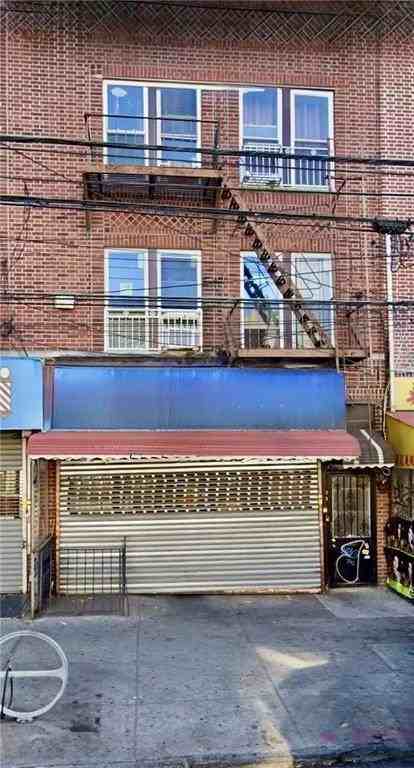 4421 8th Ave