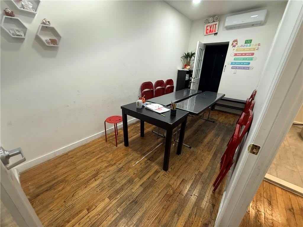 2115 E 16th St - Photo 7 of 8