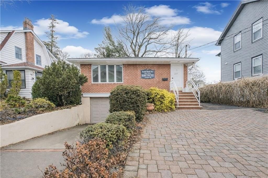 107 Nelson Ave - Photo 2 of 29