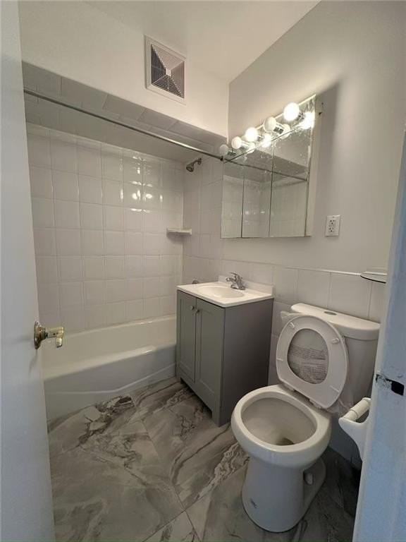 175 72nd St #2 - Photo 4 of 6