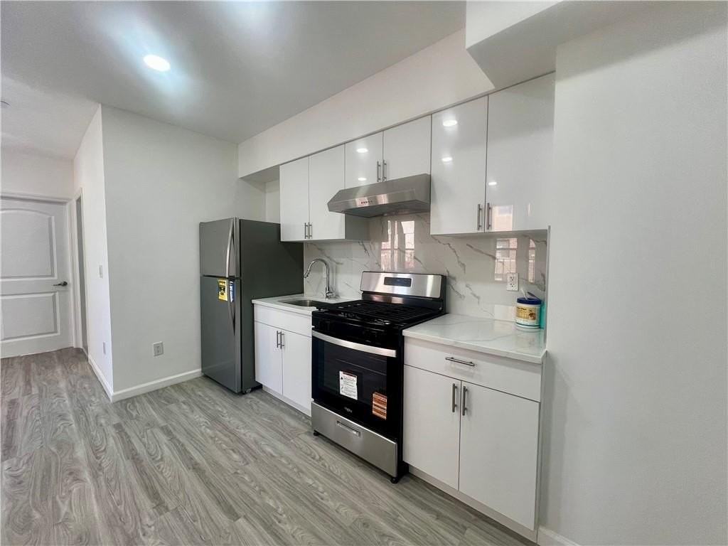 186 Erasmus St #2 - Photo 3 of 10