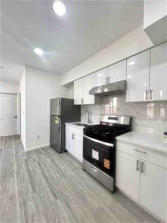 186 Erasmus St #2 - Photo 4 of 10