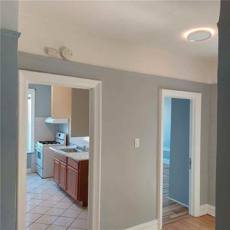 699 Hinsdale St #1 - Photo 3 of 6
