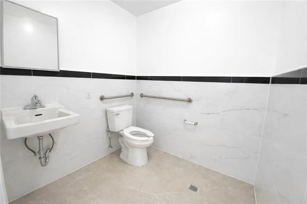 4913 7th Ave - Photo 6 of 12