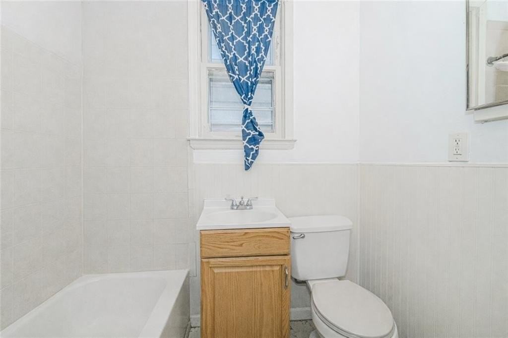 380 Saint Marks Pl #1 - Photo 6 of 8