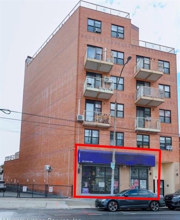 366 Kings Hwy #1