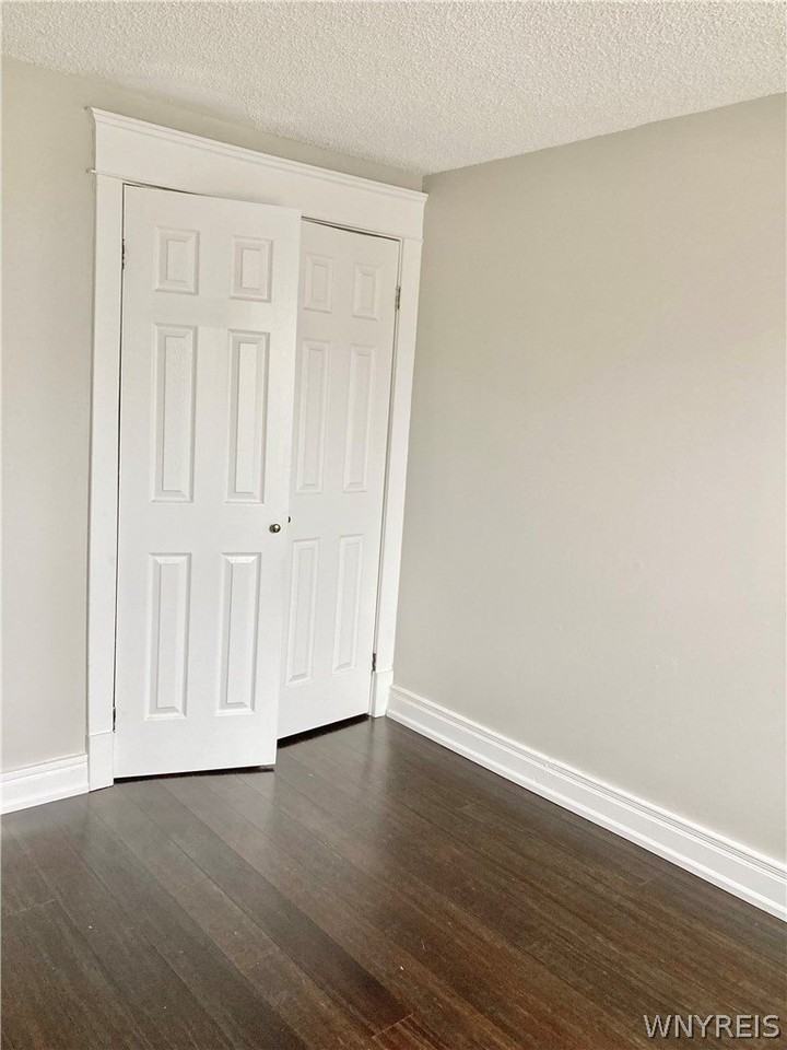 290 S Elmwood Ave #1 - Photo 6 of 7