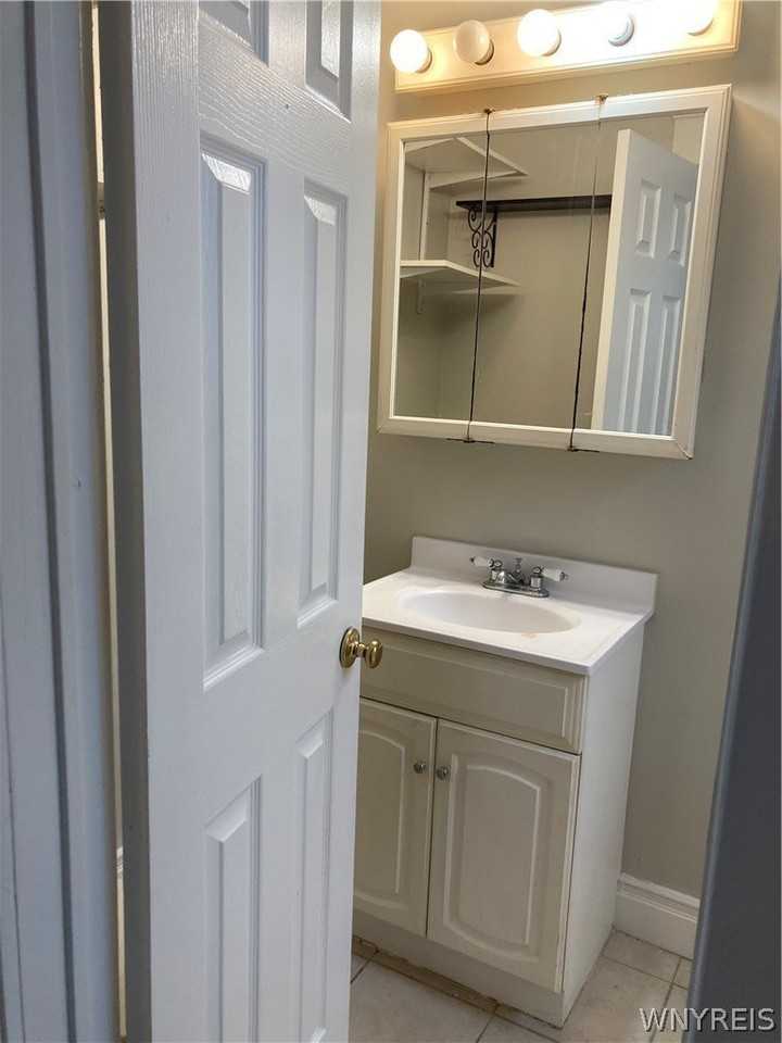 290 S Elmwood Ave #1 - Photo 7 of 7