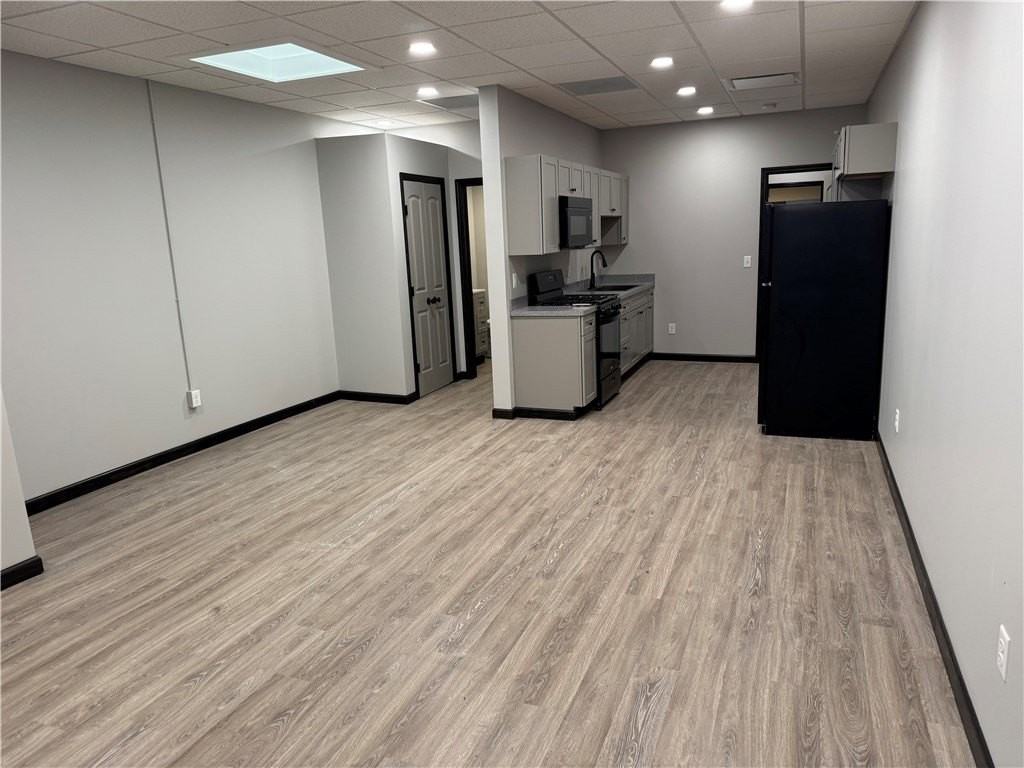112 S Main St - Photo 3 of 16