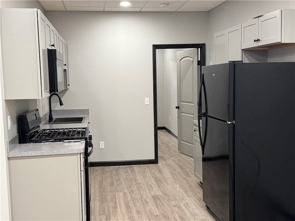 112 S Main St - Photo 4 of 16