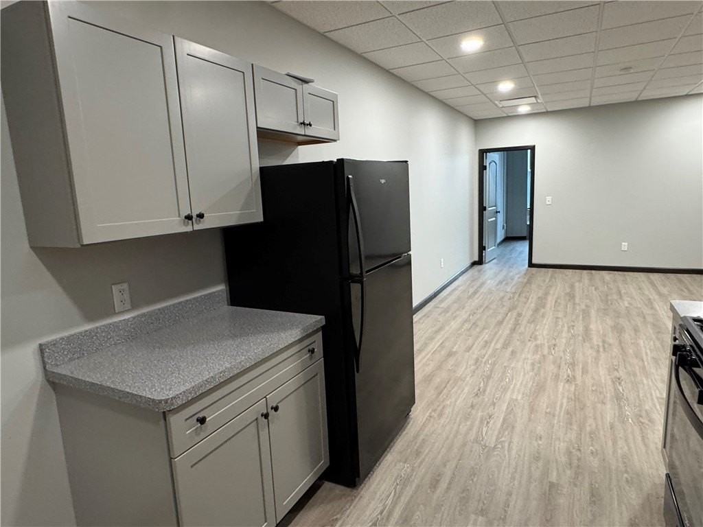 112 S Main St - Photo 5 of 16