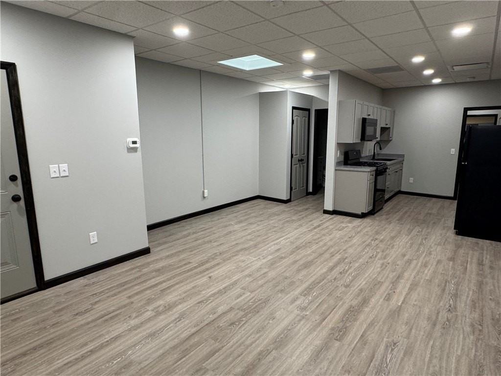 112 S Main St - Photo 6 of 16