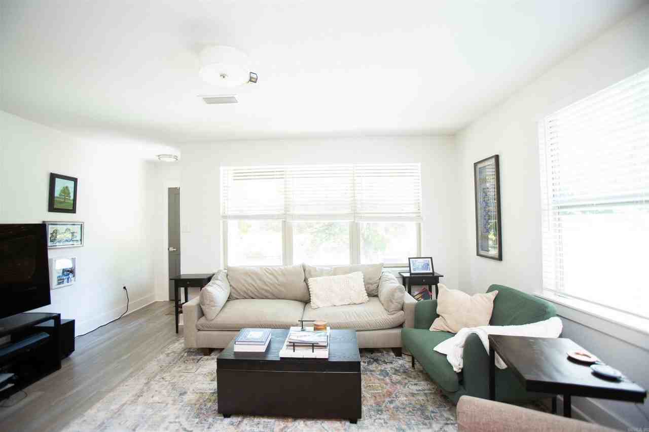 325 Midland St - Photo 7 of 33
