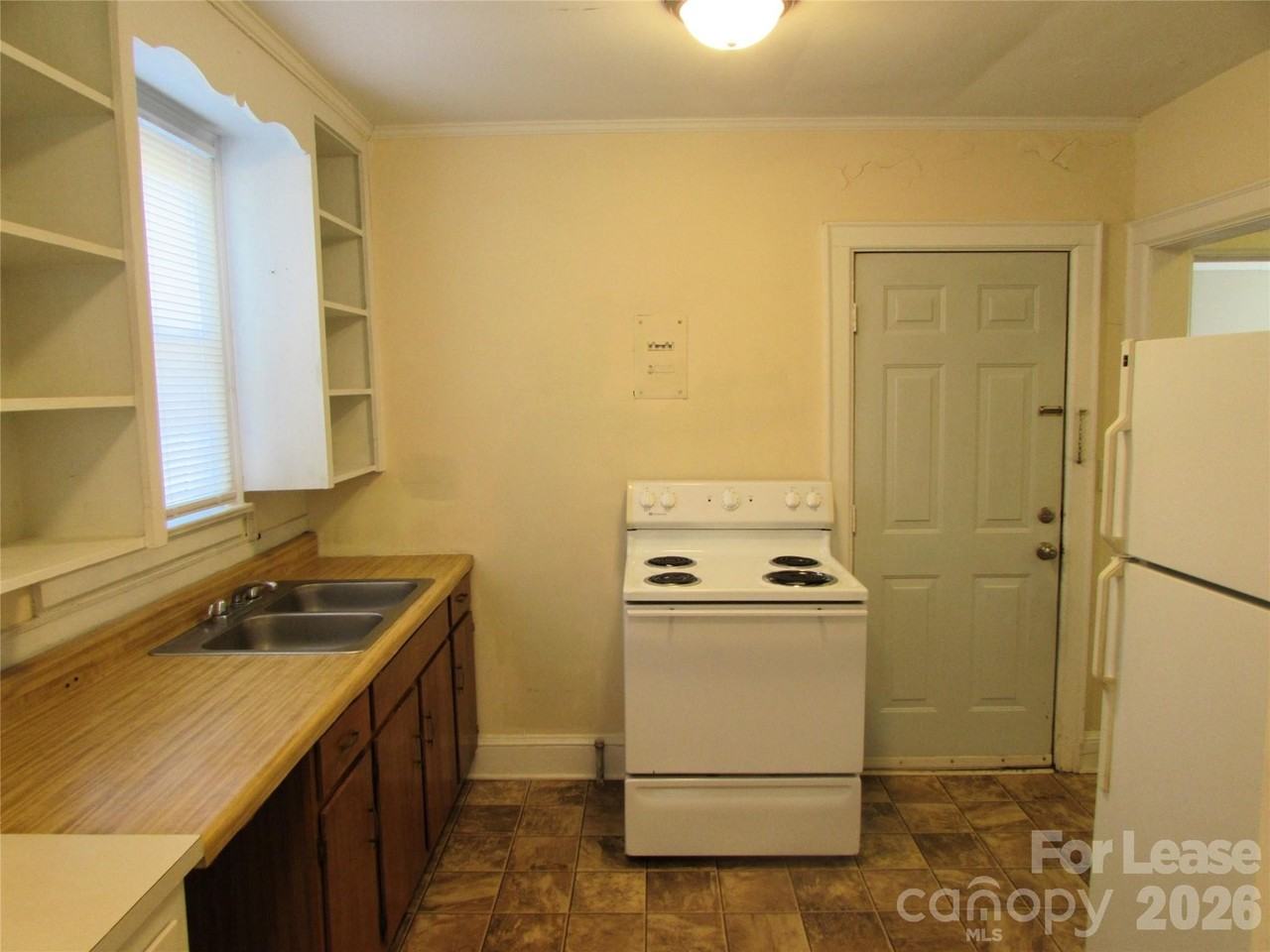 216 Harrill St #B - Photo 4 of 10