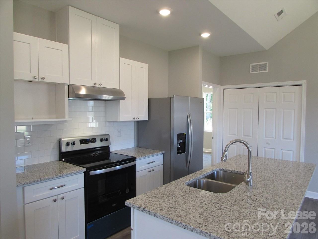 1324 Reid St - Photo 4 of 10