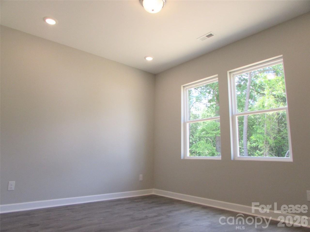 1324 Reid St - Photo 6 of 10