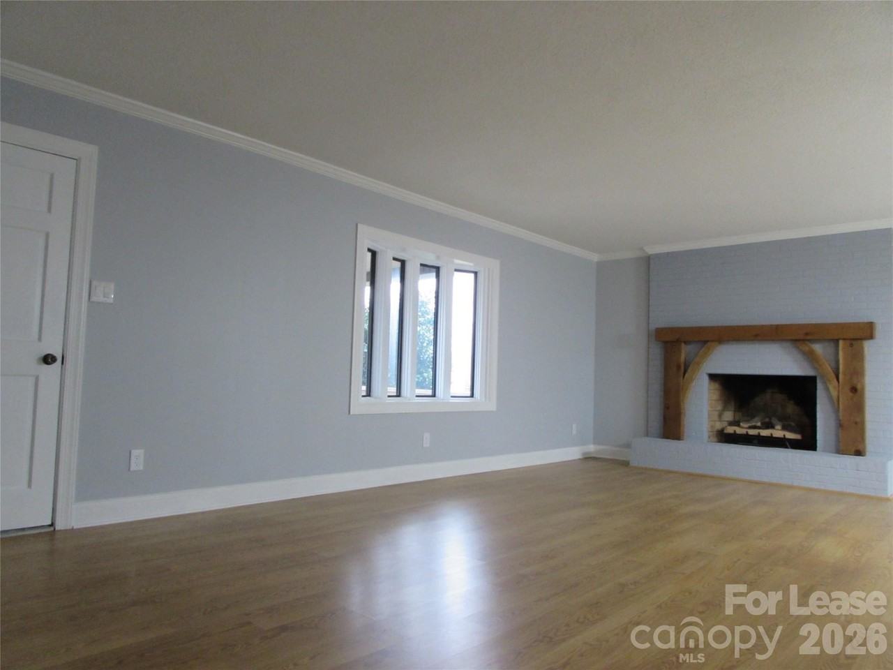 2725 Sloop Rd - Photo 2 of 14