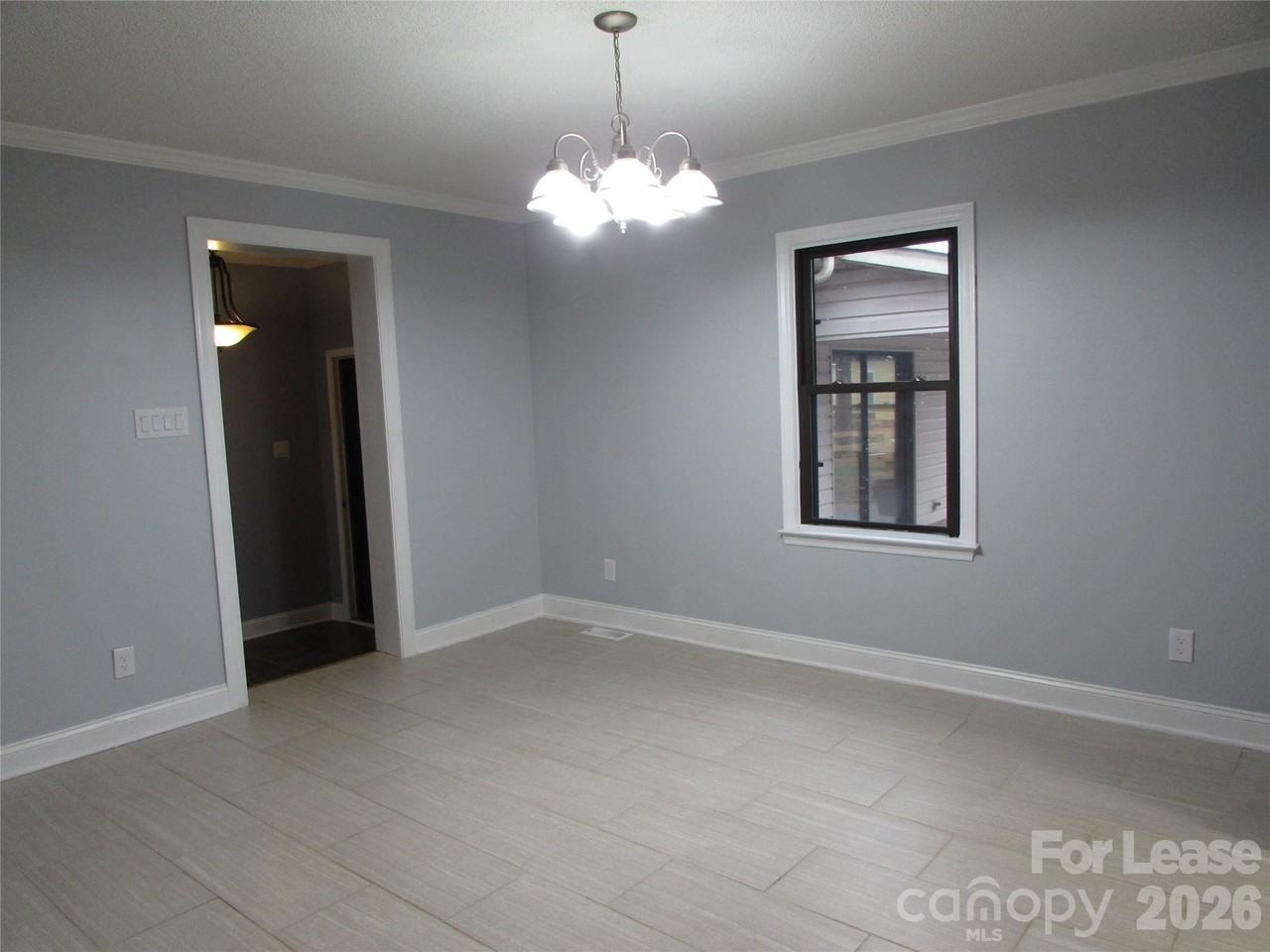 2725 Sloop Rd - Photo 3 of 14