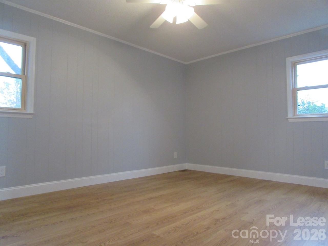 2725 Sloop Rd - Photo 5 of 14