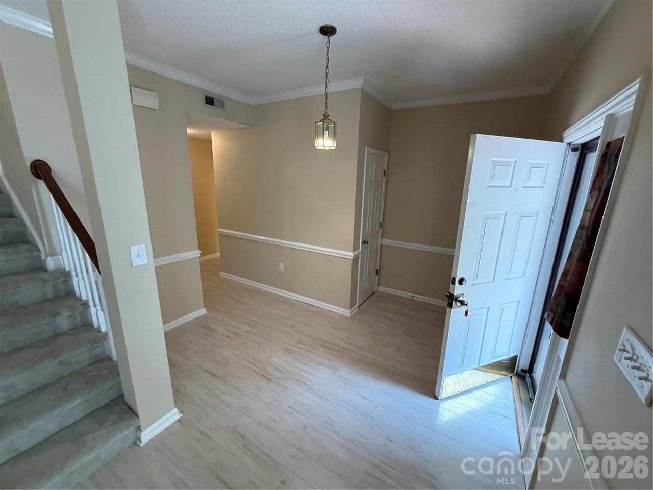 9423 Fairmead Dr - Photo 3 of 23