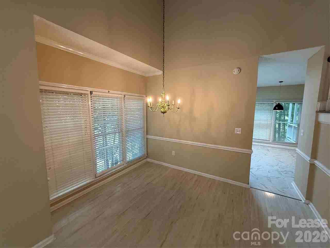 9423 Fairmead Dr - Photo 4 of 23