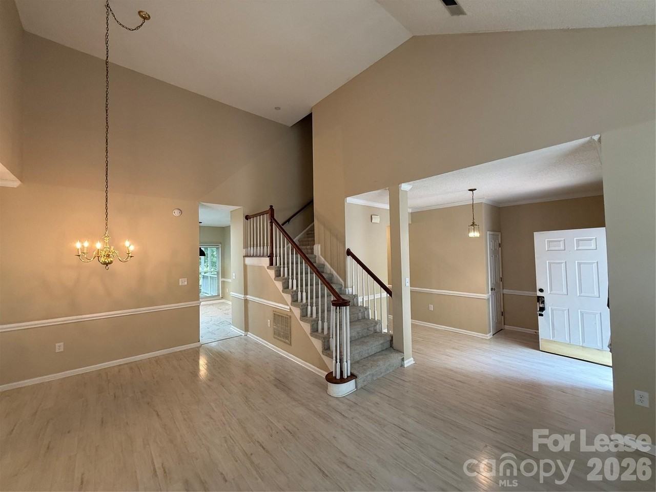 9423 Fairmead Dr - Photo 5 of 23