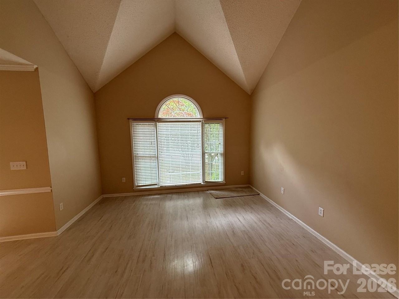 9423 Fairmead Dr - Photo 6 of 23