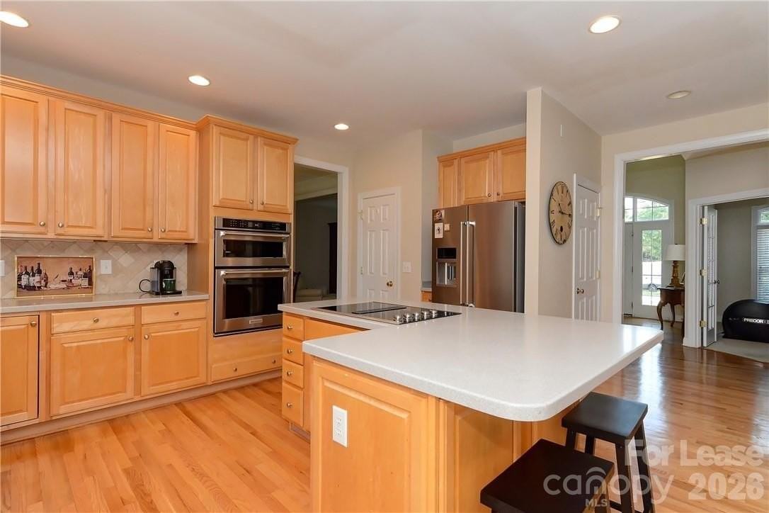 10306 Gunnison Ln - Photo 5 of 33