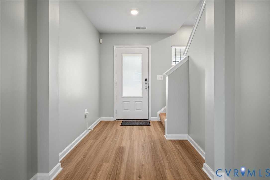 2854 Meadow View Blvd - Photo 6 of 41