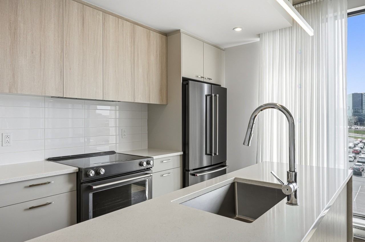385 Rue Joliette - Photo 5 of 26