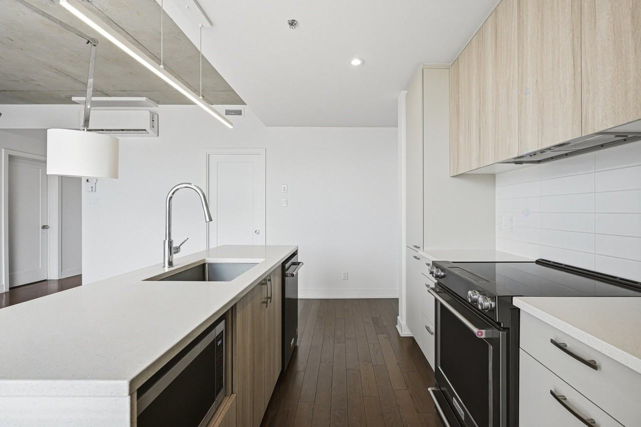 385 Rue Joliette - Photo 6 of 26