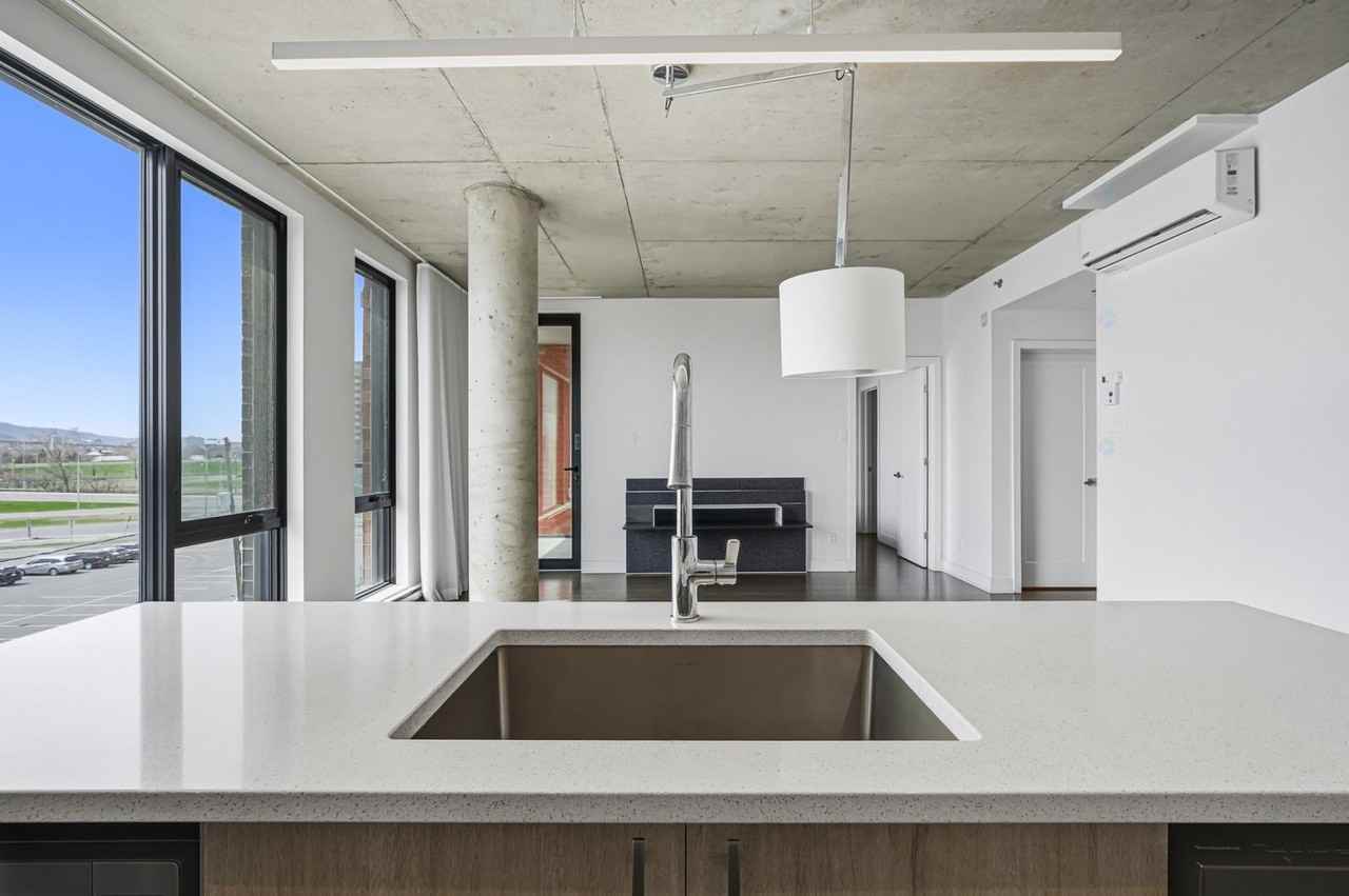 385 Rue Joliette - Photo 7 of 26