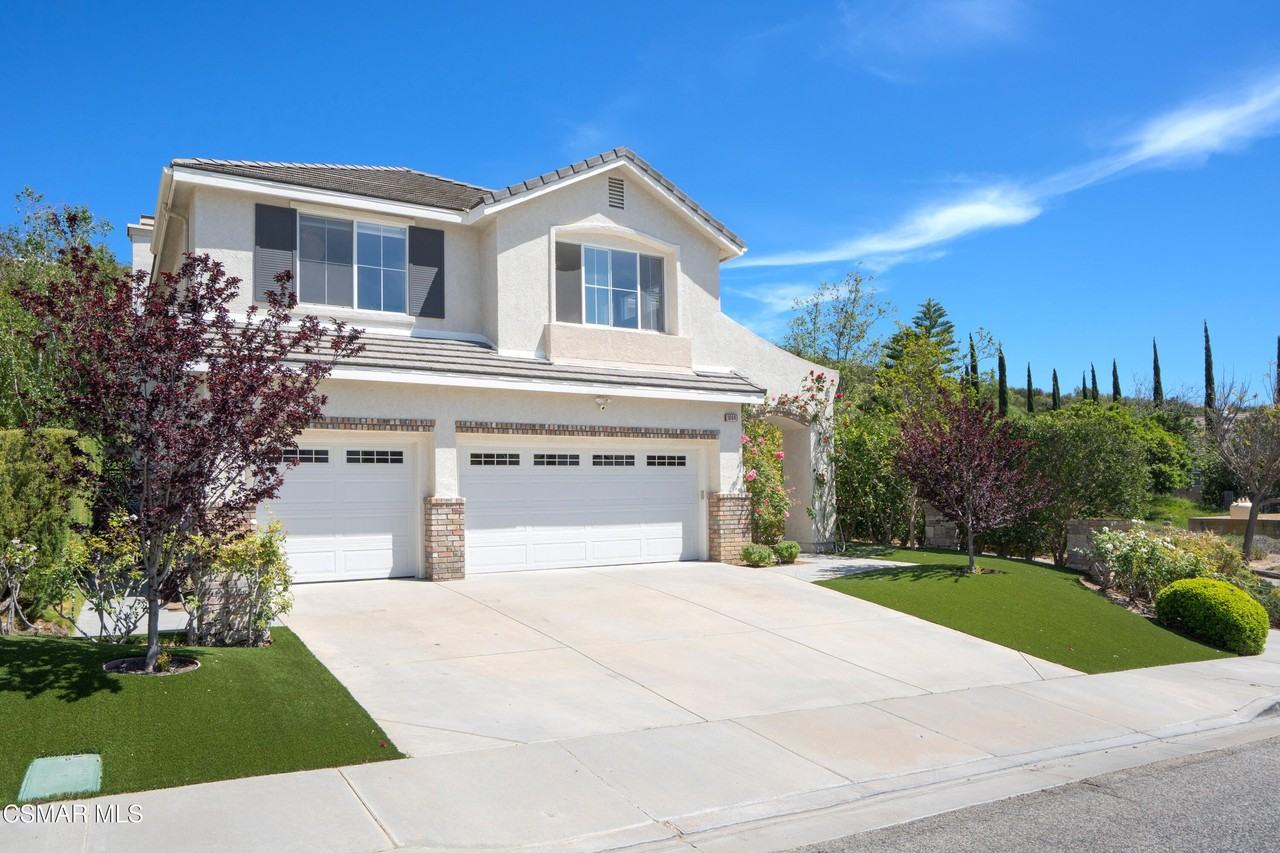 1004 Lambourne Pl - Photo 2 of 50