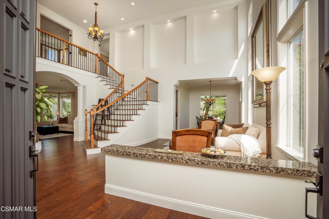 1004 Lambourne Pl - Photo 5 of 50