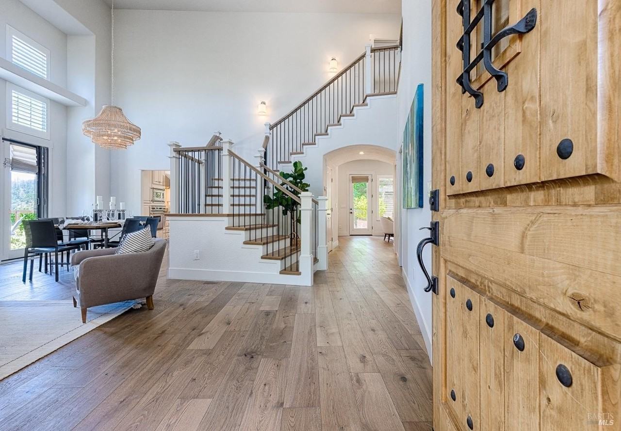 704 Hunt Ave - Photo 4 of 50