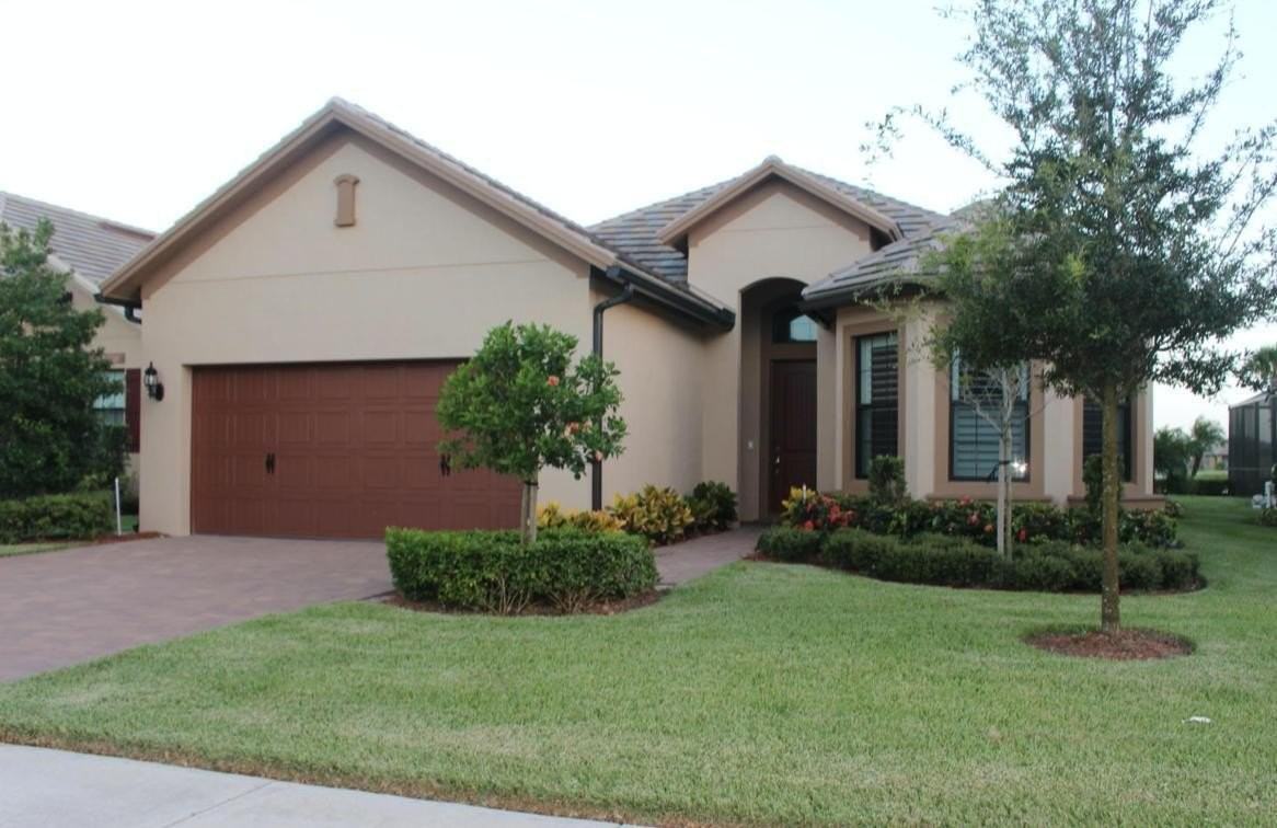 10274 Prato St - Photo 2 of 32